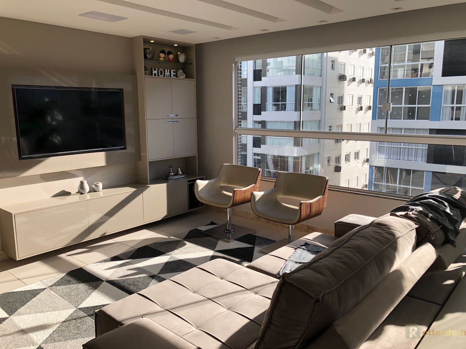 Apartamento 3 dormitórios