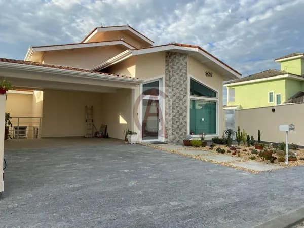 Casa no Condomínio Ibiti do Paço