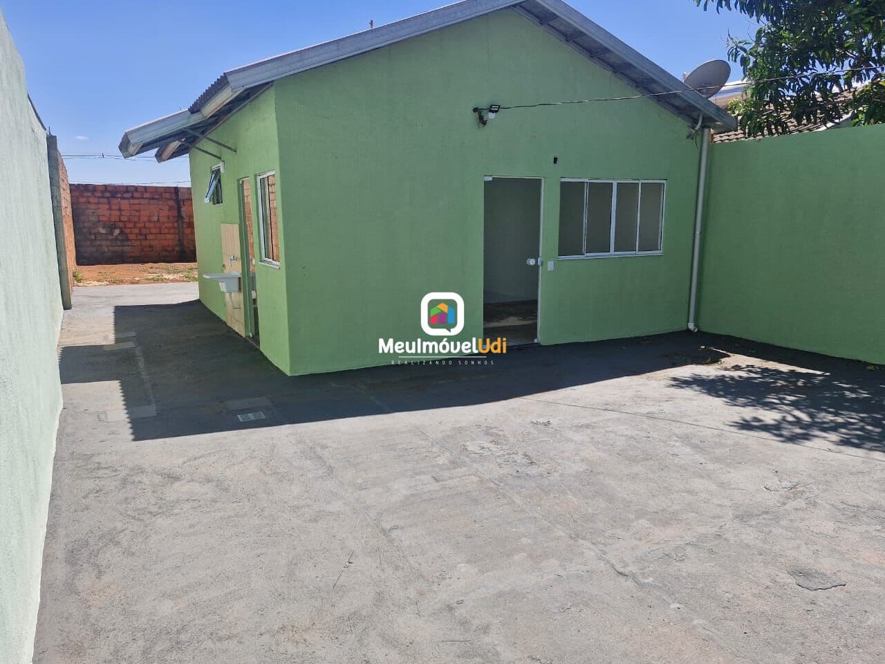 Casa em Uberlândia - Loteamento Residencial Pequis