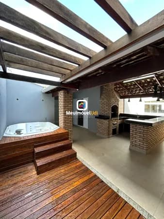 Casa em Uberlândia - Jardim Holanda