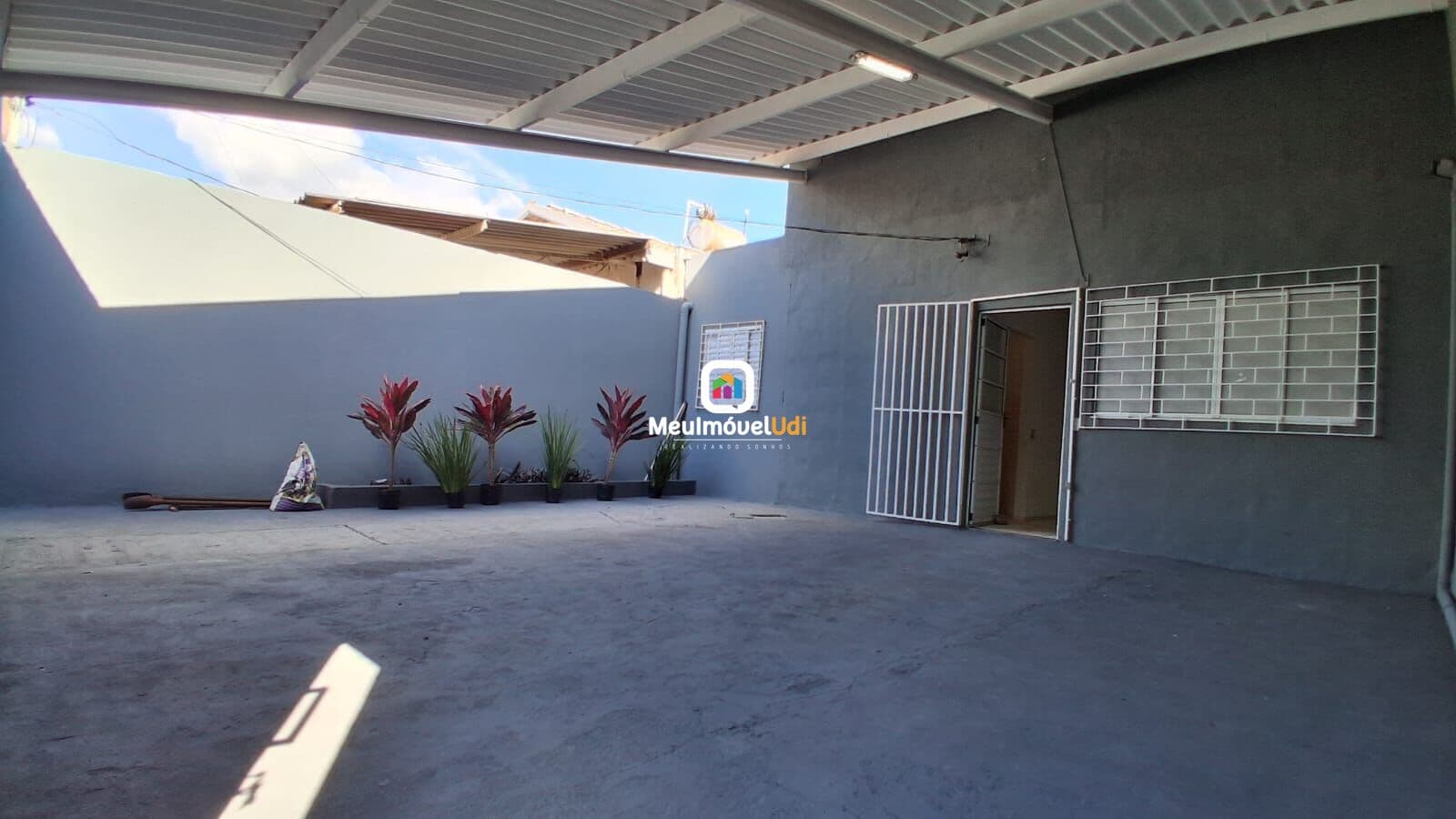 Casa em Uberlândia - Loteamento Residencial Pequis