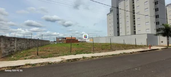 Lote/Terreno em Uberlândia - Jardim Europa