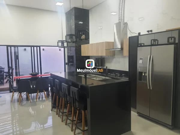 Casa em Uberlândia - Jardim Holanda