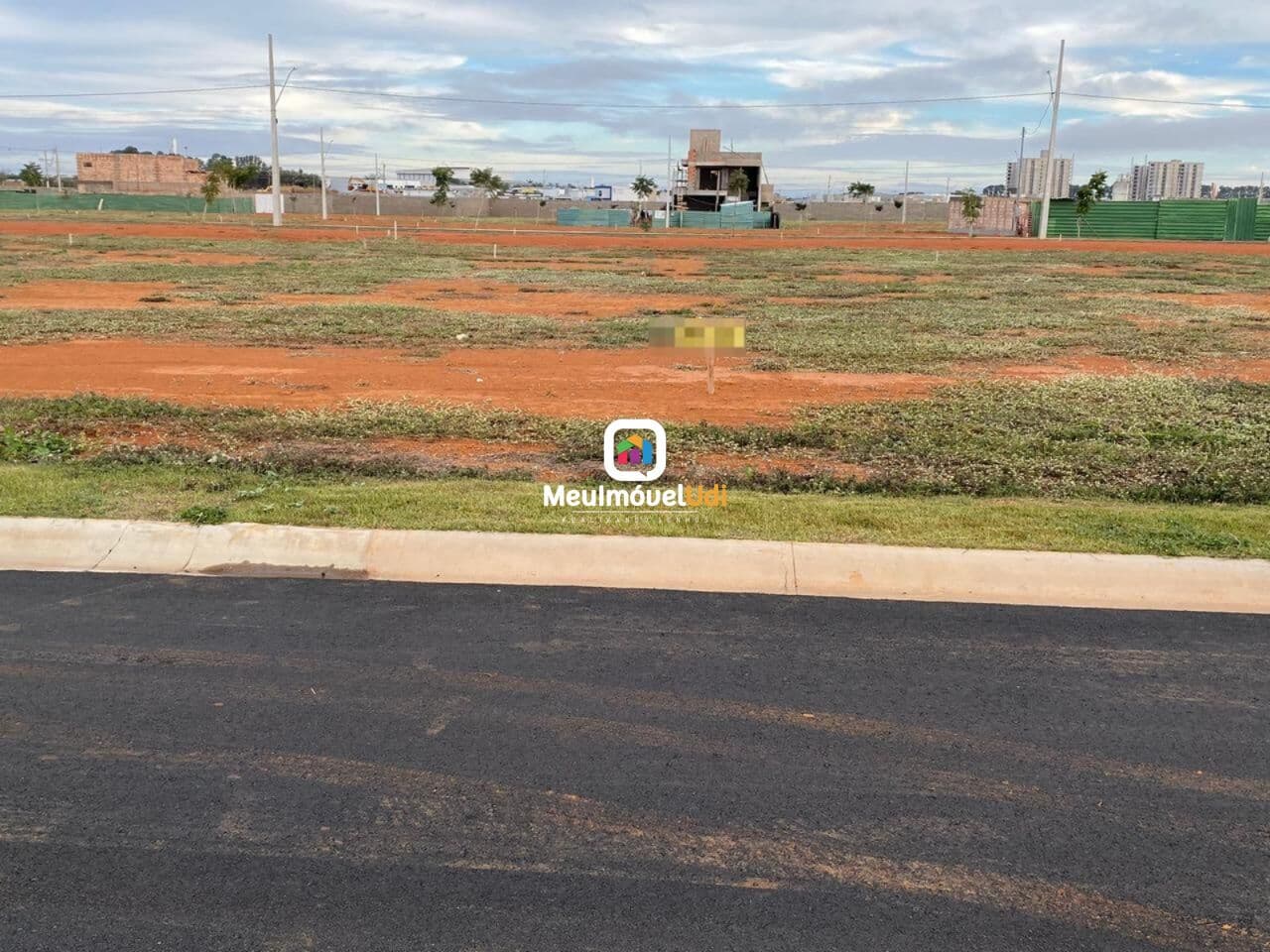 Lote/Terreno em Uberlândia - Novo Mundo