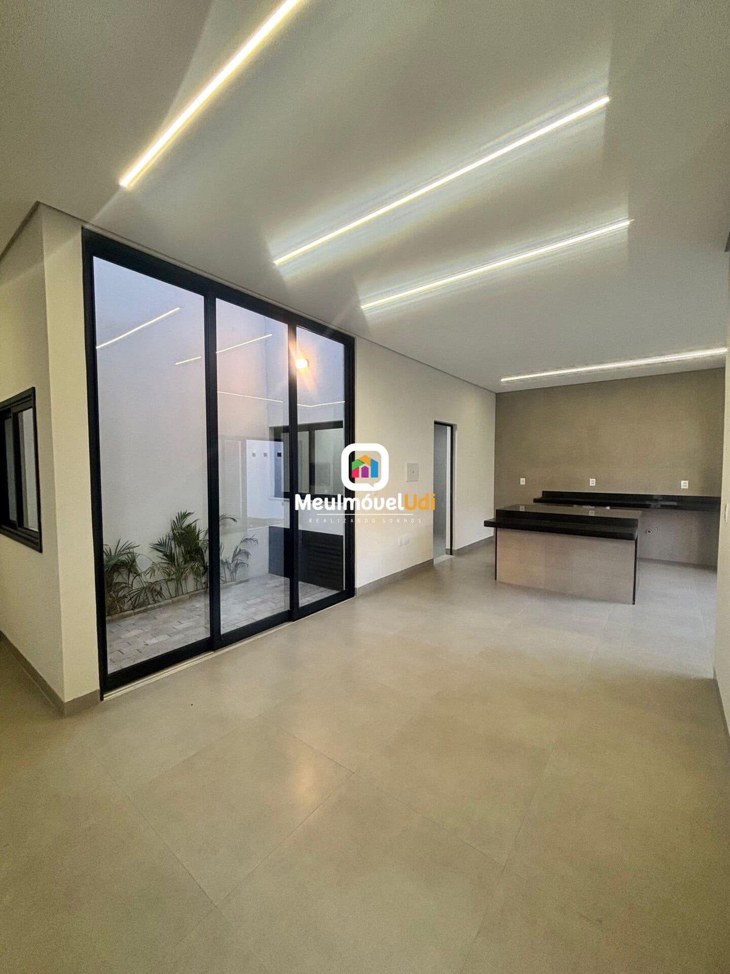 Casa Sobrado à venda no bairro Novo Mundo em Uberlândia.