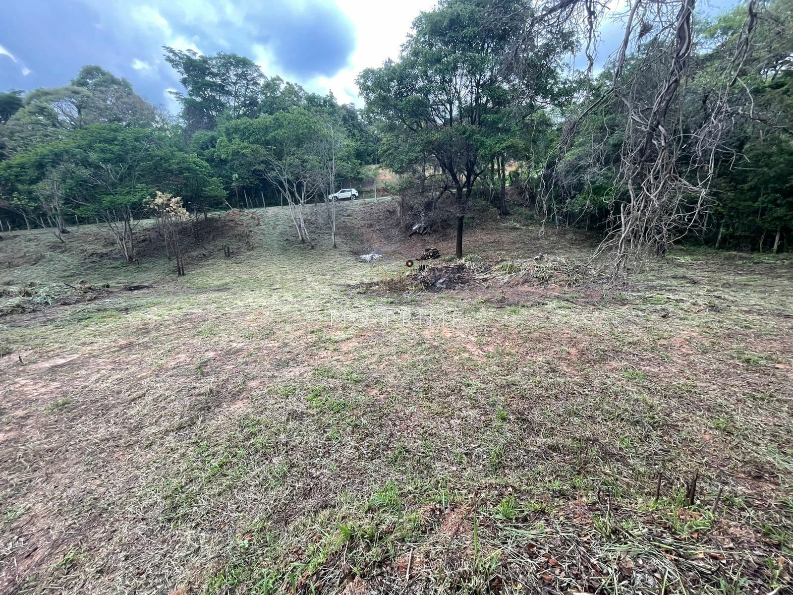 Terreno de 2880m2 no Condomínio Ipê Amarelo