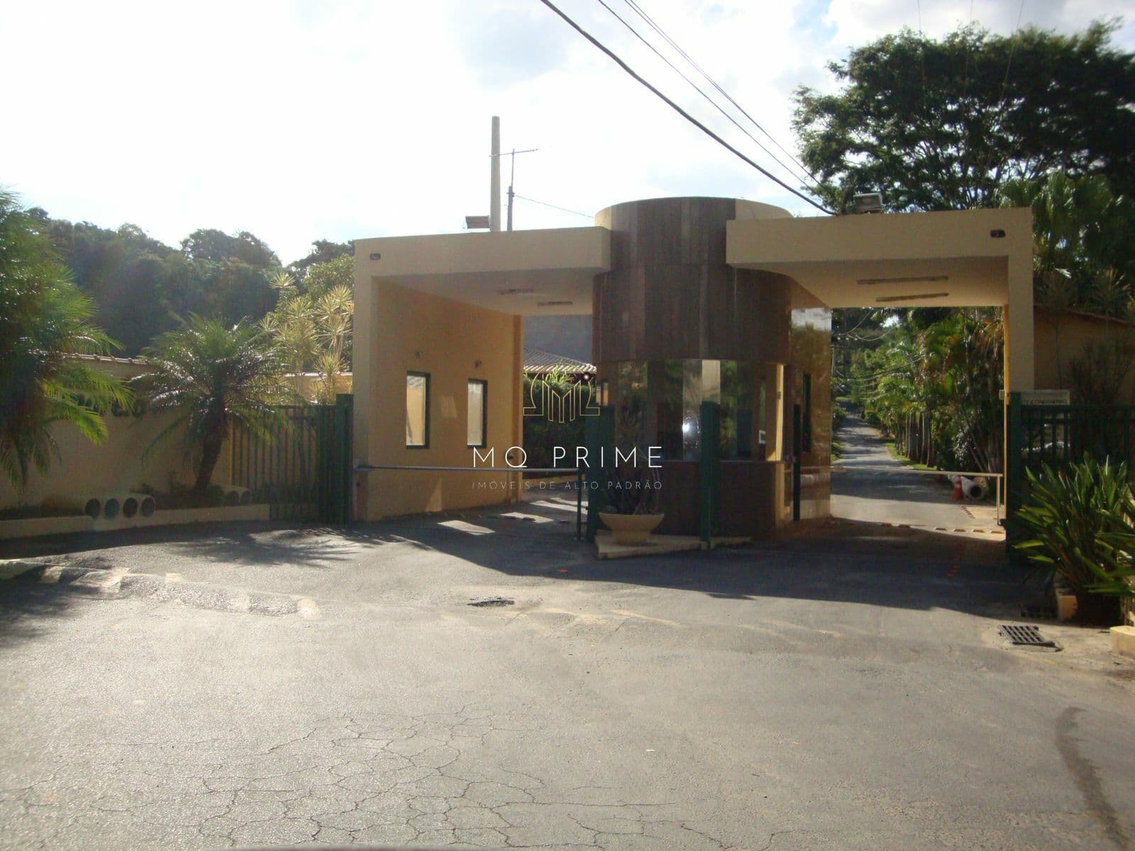 Terreno com vista no Condomínio Ipê Amarelo
