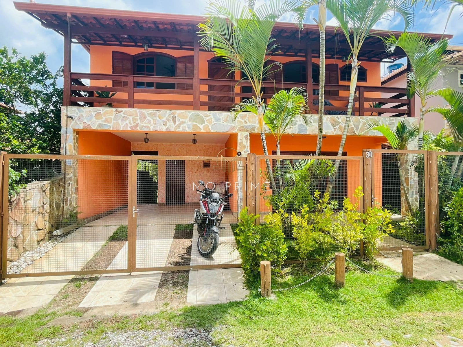 Casa em Condomínio- 03 Quartos sendo 1 com Suíte, com possibilidade de transformar em 4 quartos, confira no vídeo