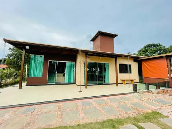 Venda – Casa em Condomínio com 4 Quartos no Solar das Palmeiras