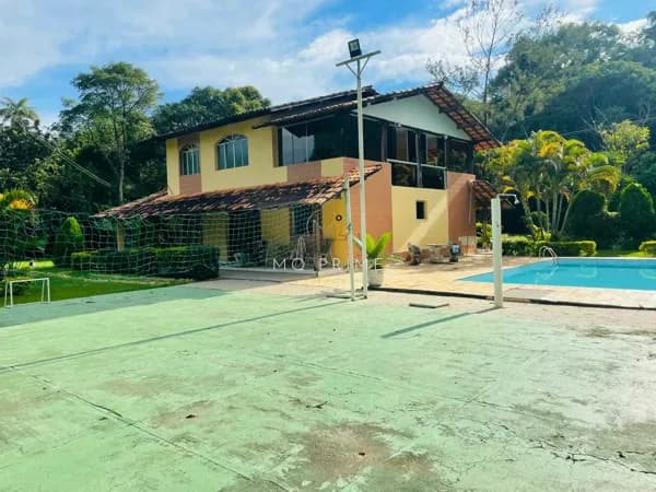 Sítio de 5.500m2 no condominio Ipe Amarelo