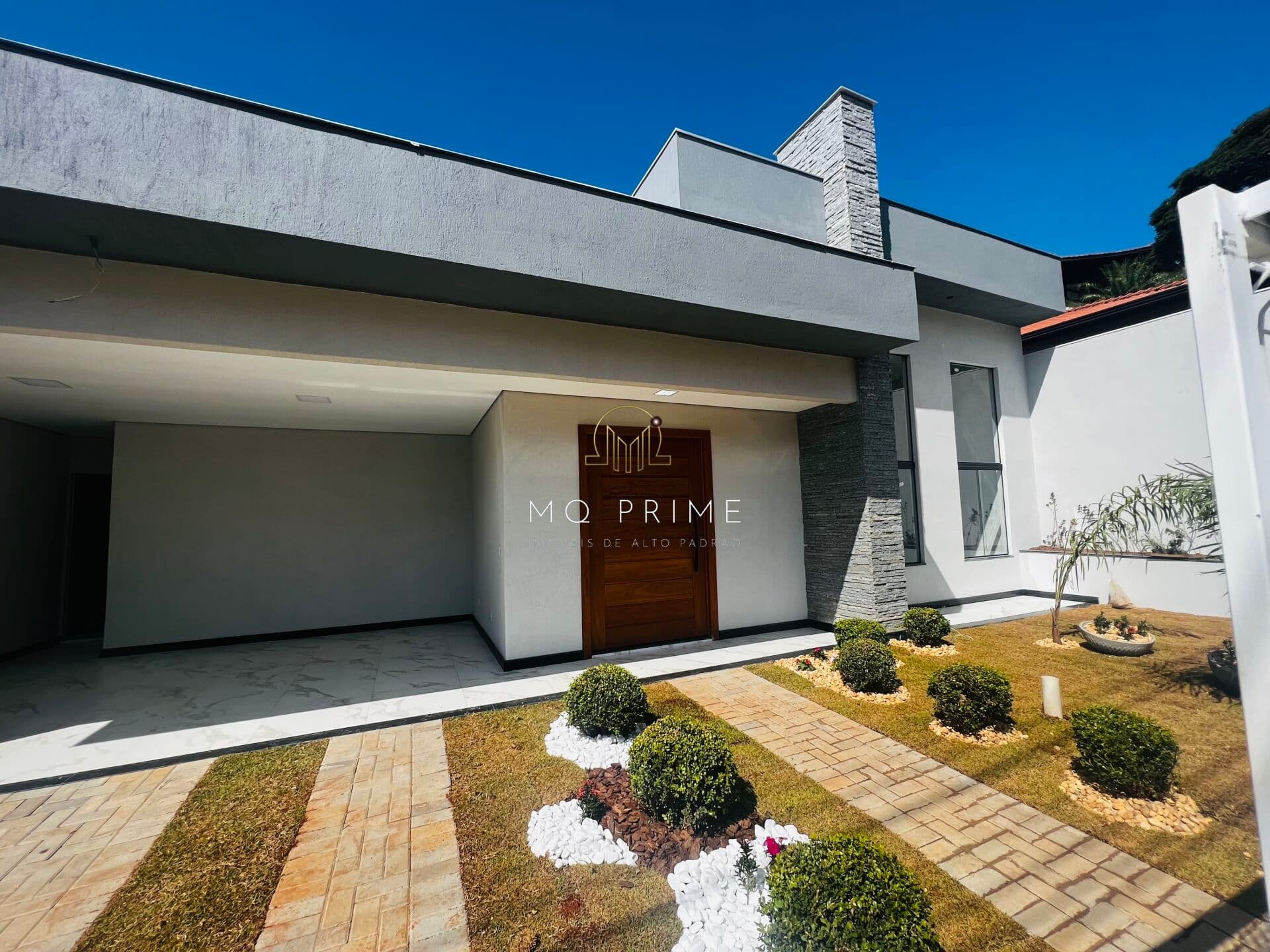 🏡 Casa Moderna com Piscina no Condomínio Clube dos 200