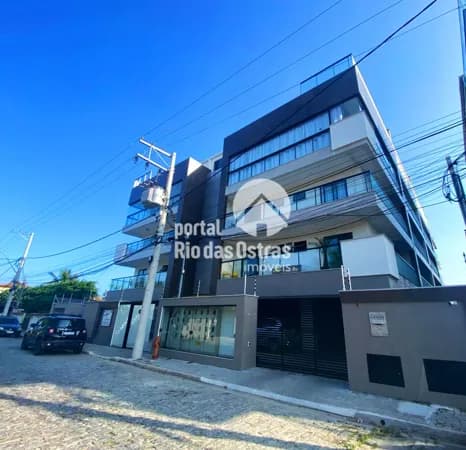 Cobertura com 3 quartos e piscina na quadra da Praia de Costazul