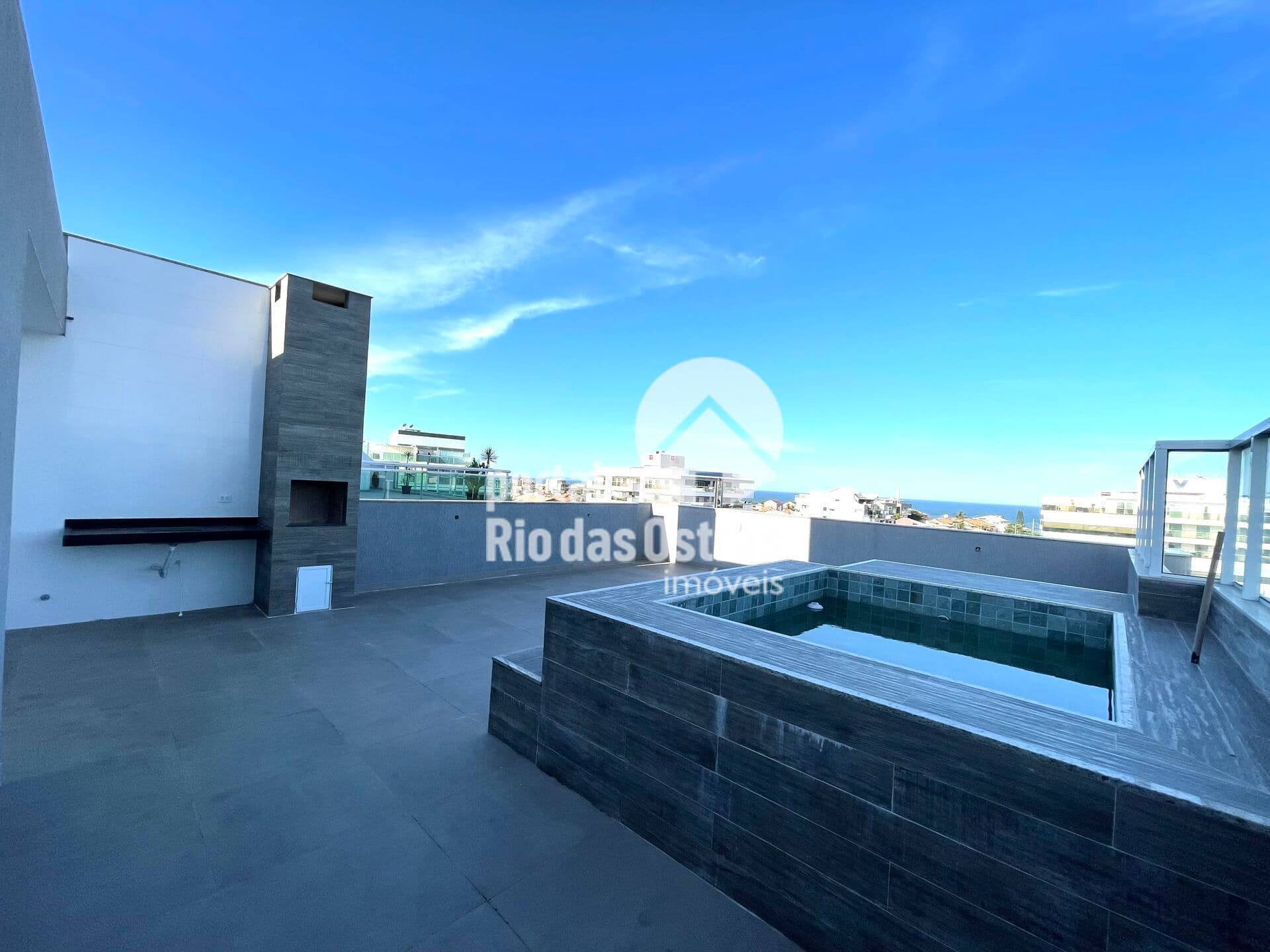 Maravilhosos apartamento de cobertura com 3 quartos, piscina, a 200m da Praia de Costazul