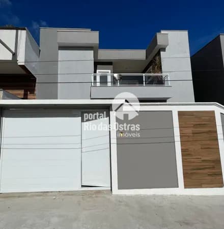 Casa duplex de alto padrão com 140m², 3 suítes, área gourmet com piscina