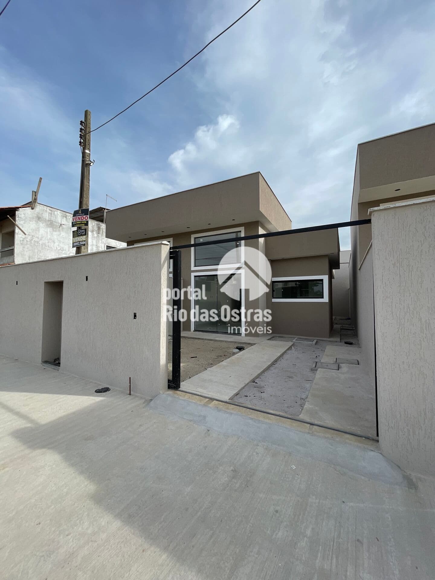 Casa com 2 quartos e quintal