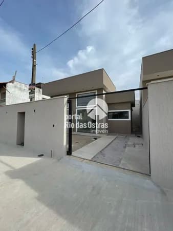 Casa com 2 quartos e quintal