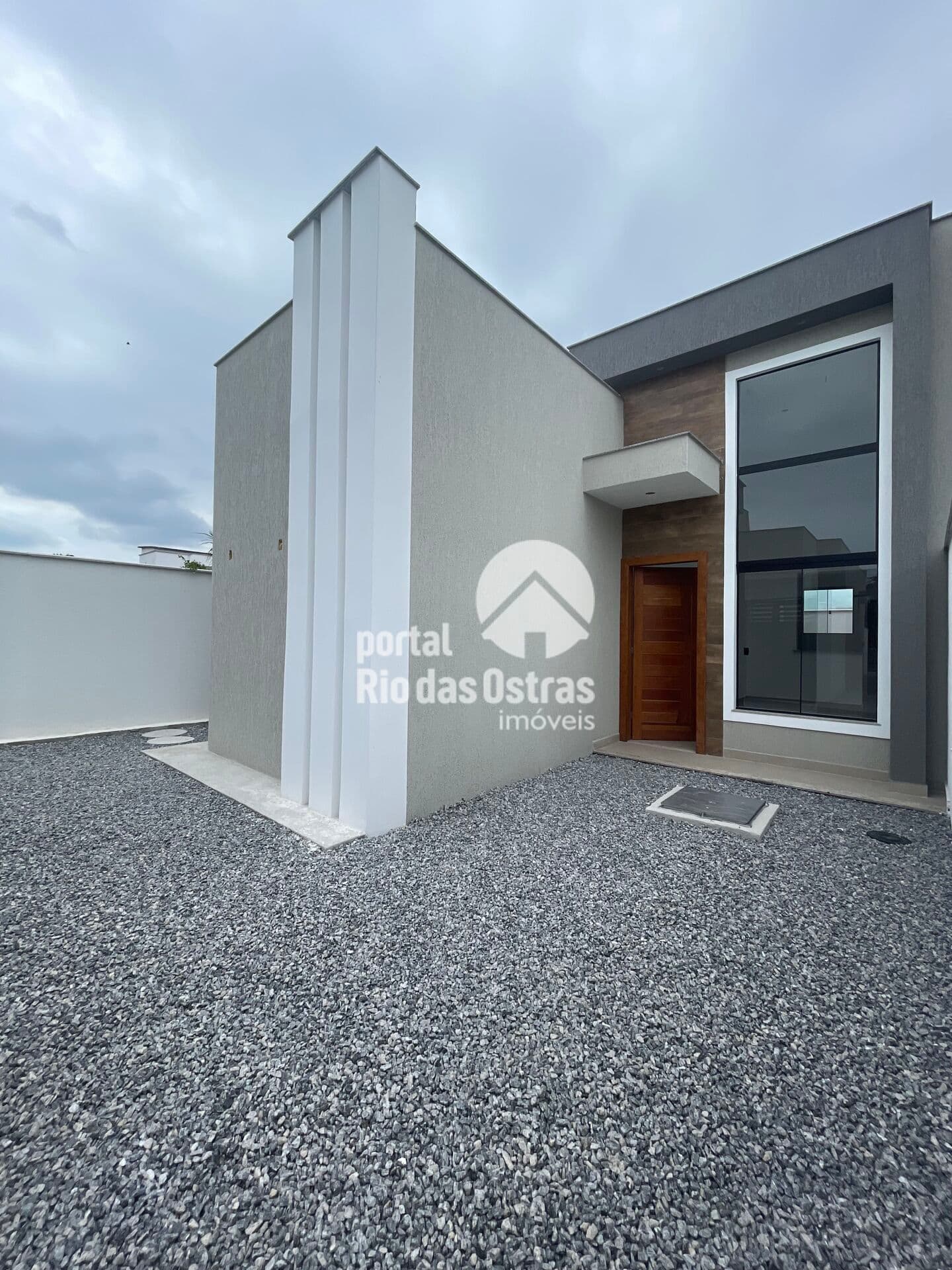 Casa Linear com terraço próxima ao Novo Shopping