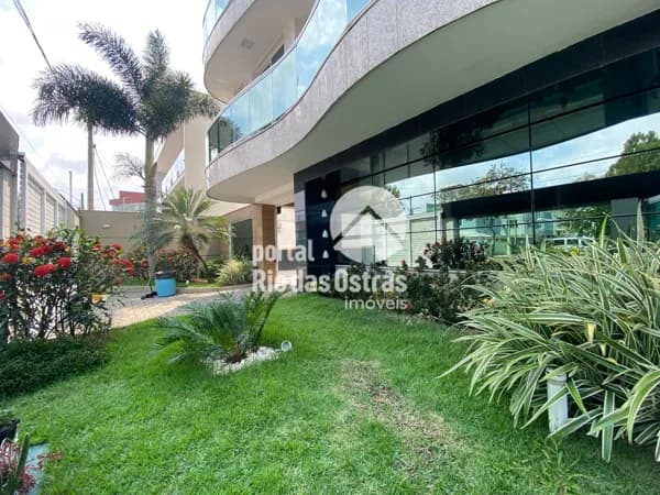 Charmoso apartamento de cobertura linear vista mar a poucos metros da praia