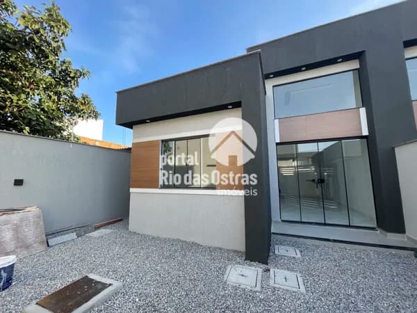 Casa linear com 2 quartos na quadra da rodovia