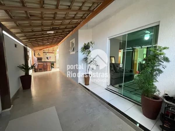 Apartamento térreo com 2 quartos e excelente área privativa