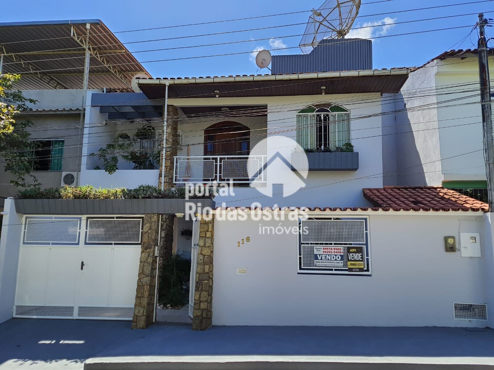 Duas excelentes casas no mesmo terreno