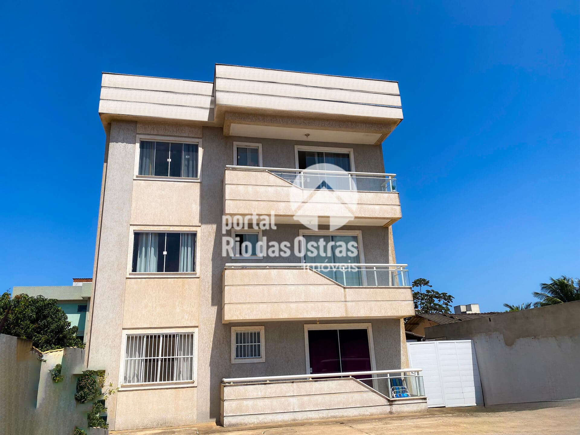 Excelente apartamento de 2 quartos, próximo a Rodovia.