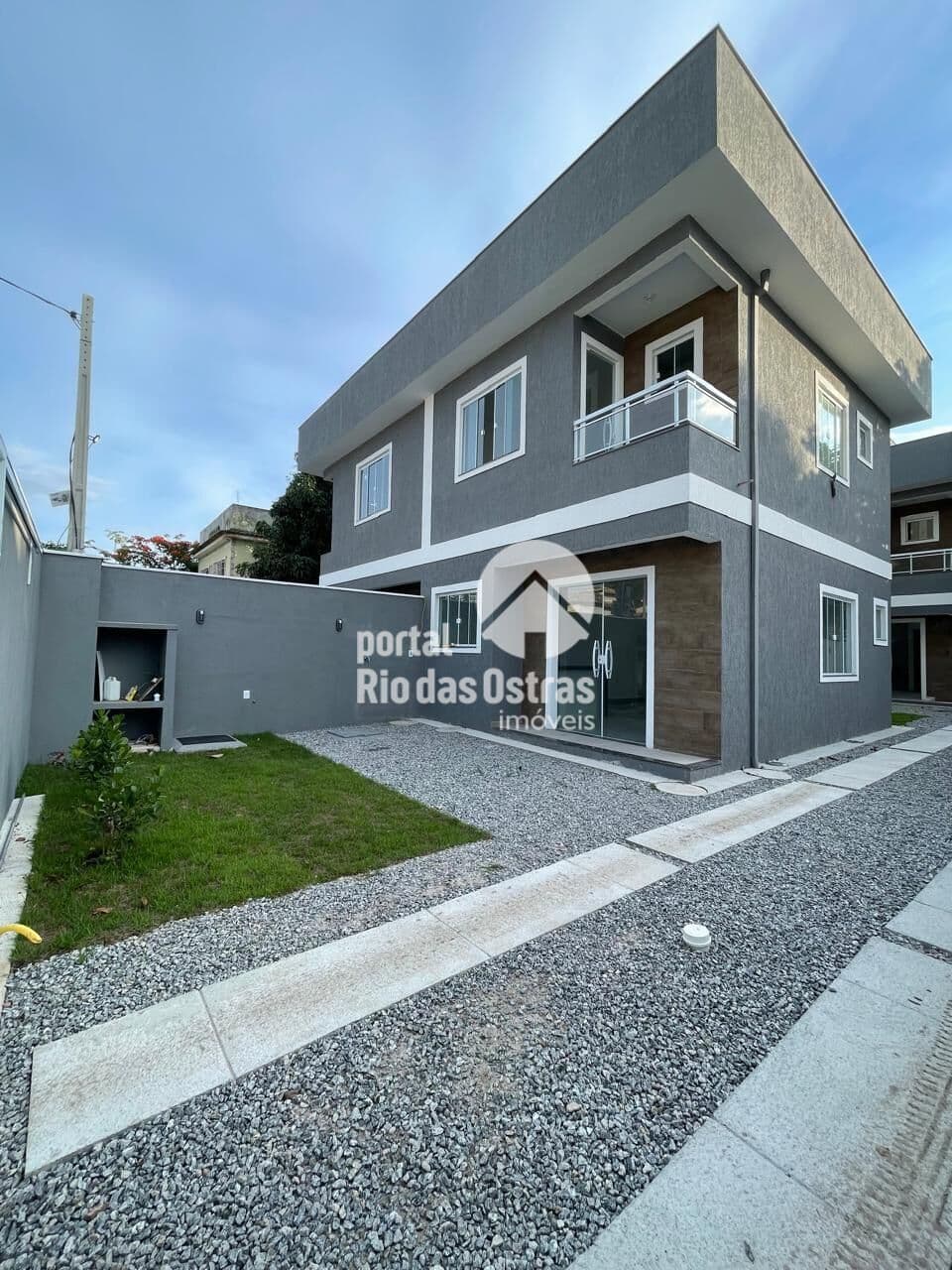 Casa duplex com 2 suítes