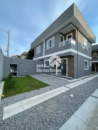 Casa duplex com 2 suítes
