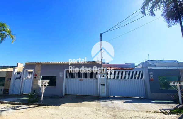 Maravilhosa casa linear de xm2 em terreno de 225m2, com 3 quartos (1 suíte), 3 vagas de garagem