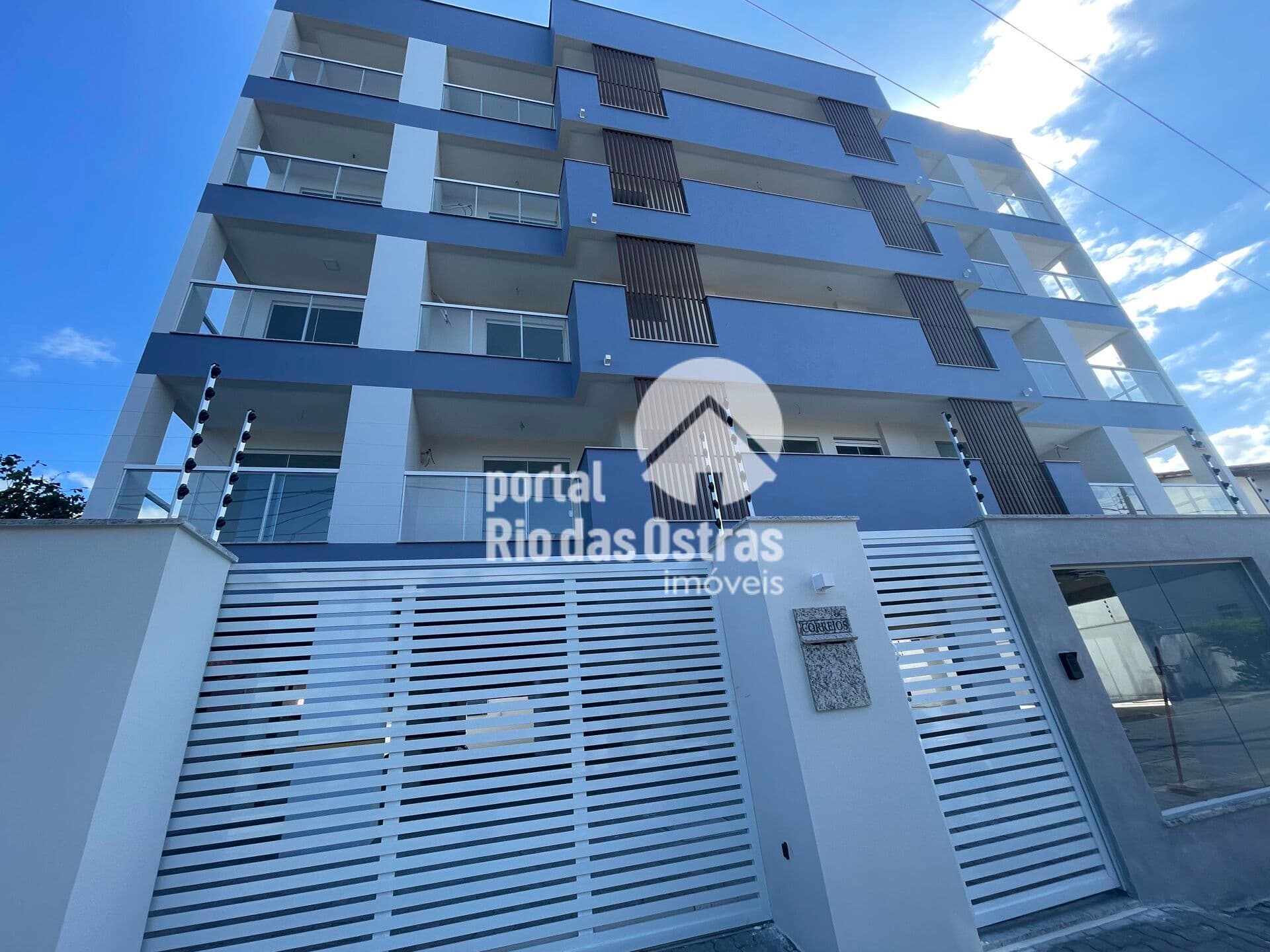 Apartamentos com 2 quartos (1 suíte), a 1 quadra da rodovia