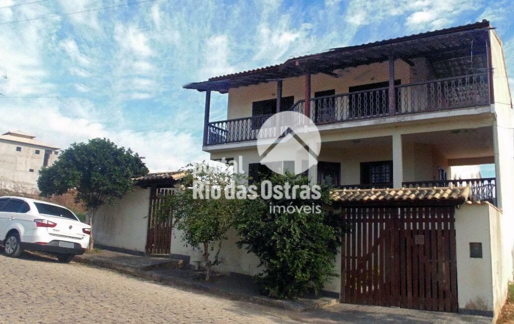 Casa Duplex independente, com 4 quartos (1suíte máster com closet)
