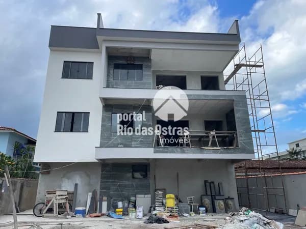 Apartamento de cobertura com 3 quartos em Costazul