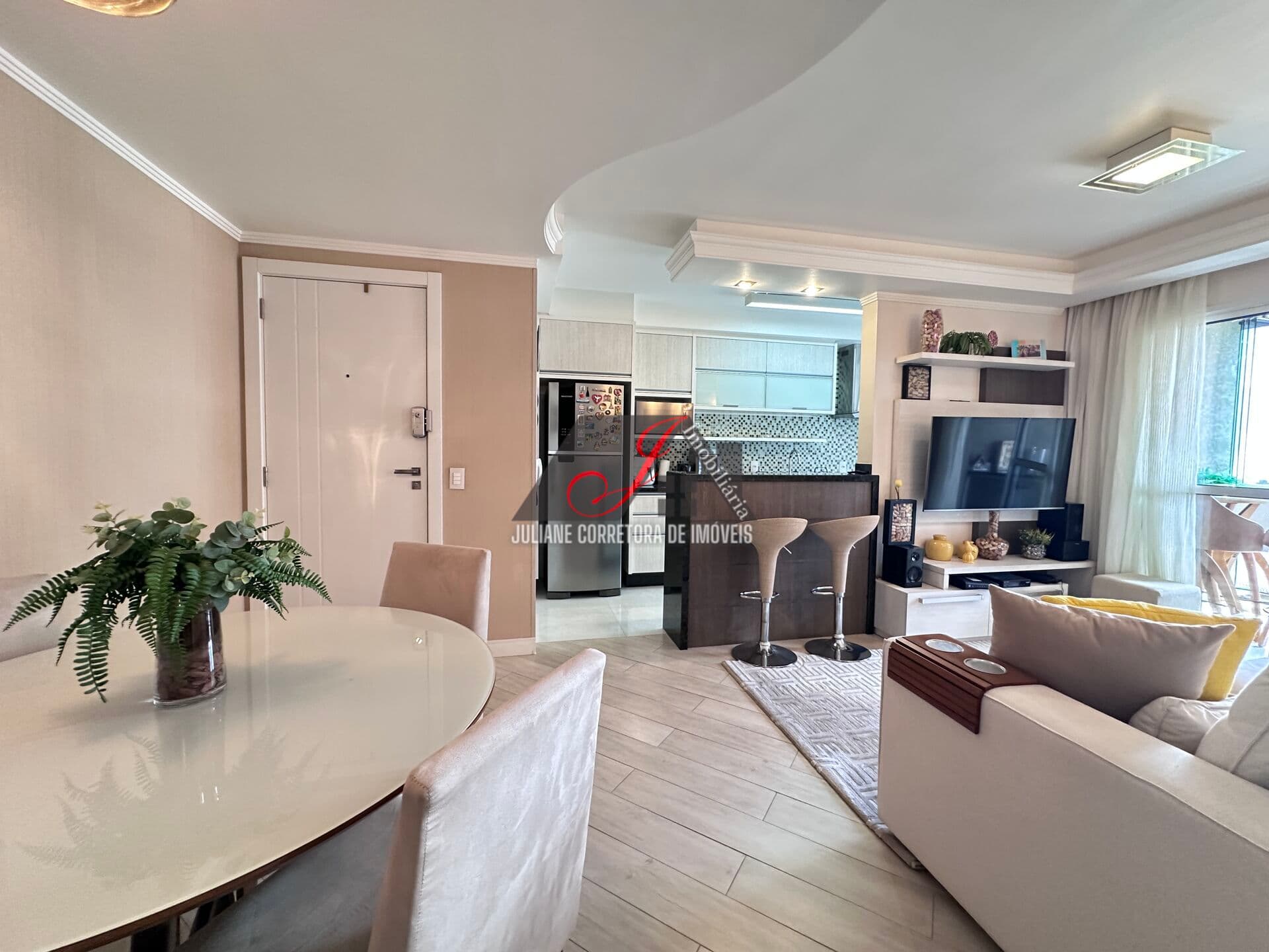 Apartamento à venda, 02 quartos semi mobiliado, Condomínio Flex Accanto, bairro Boa Vista em Curitiba/PR.