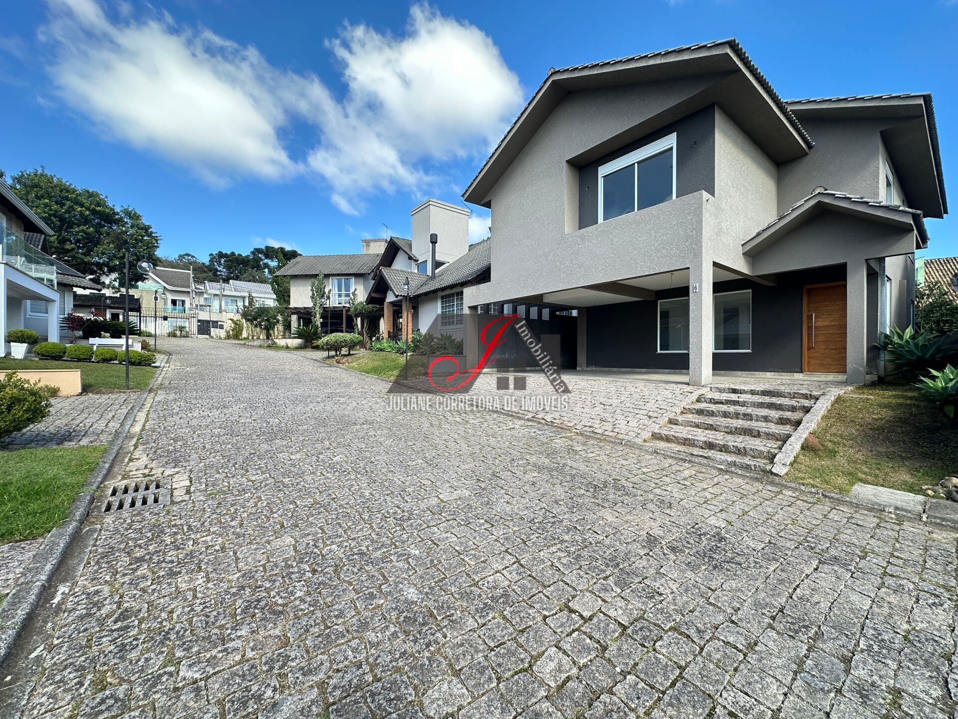 Casa Alto Padrão Condomínio Residencial Villa Allegro em Santa Felicidade, Curitiba/PR.