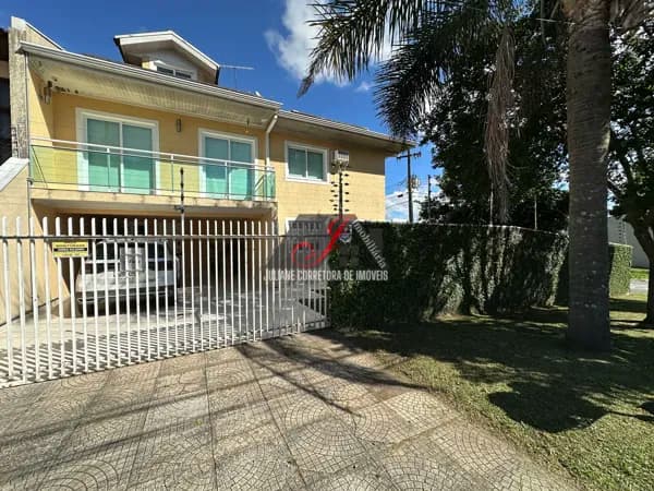 SOBRADO À VENDA, BAIRRO CAMPO COMPRIDO EM CURITIBA.