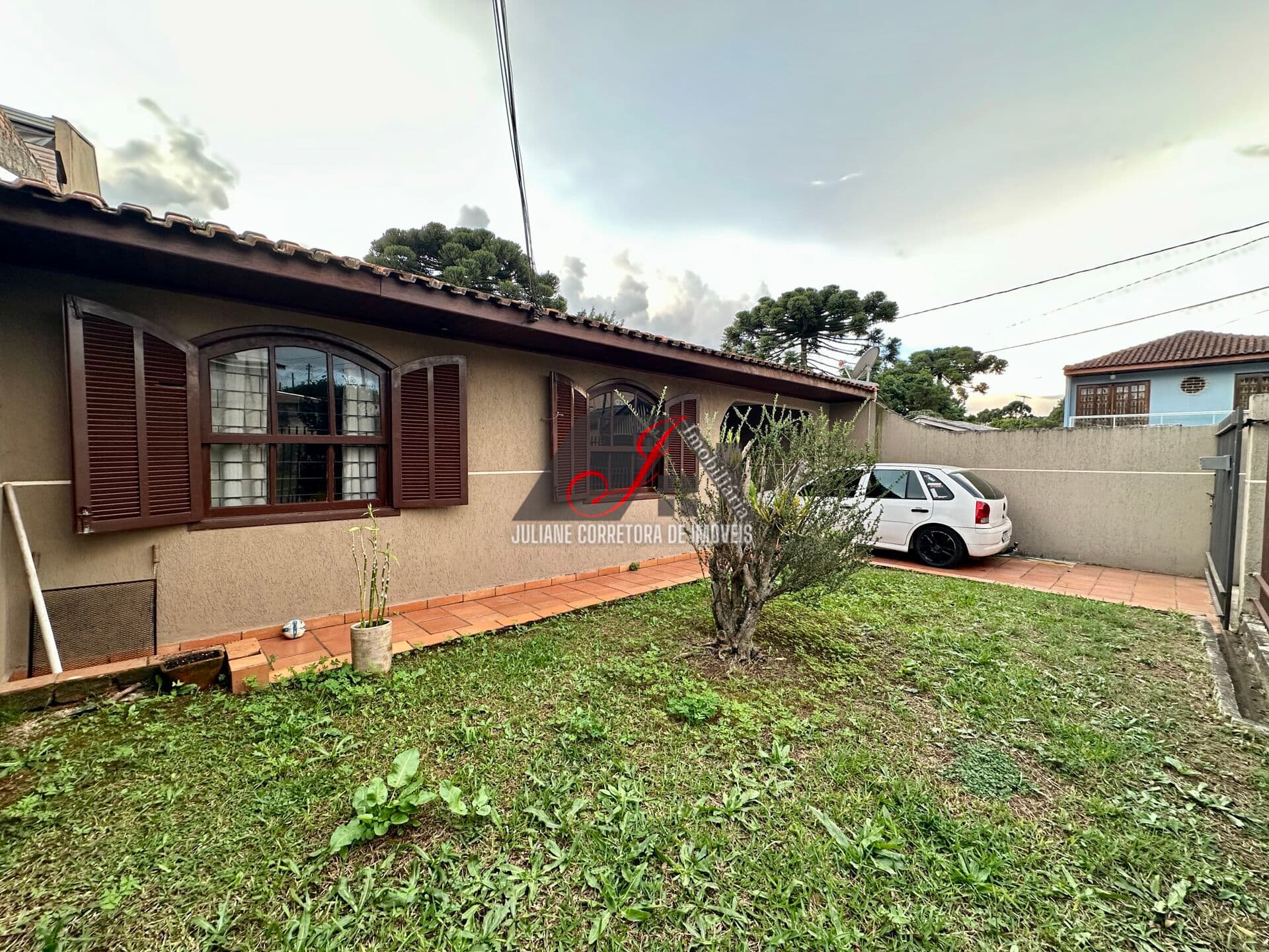 Casa à venda, bairro Campo Comprido em Curitiba.