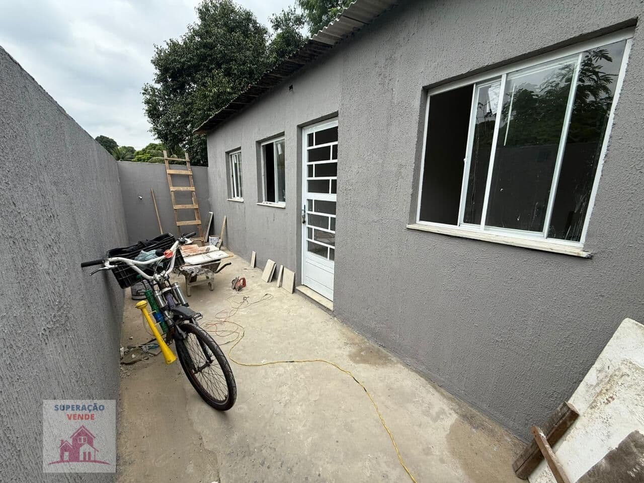 Linda Casa Linear em Nova Cidade