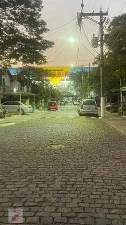 Excelente apartamento no Colubandê. Em frente ao Supermercados Guanabara.