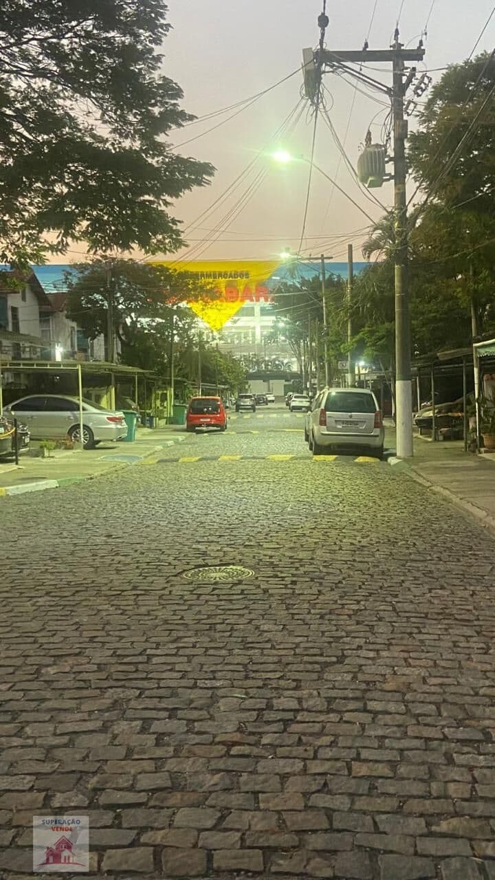 Excelente apartamento no Colubandê. Em frente ao Supermercados Guanabara.