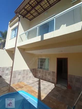 Incrível Casa Duplex com Área de Lazer em Tribobó