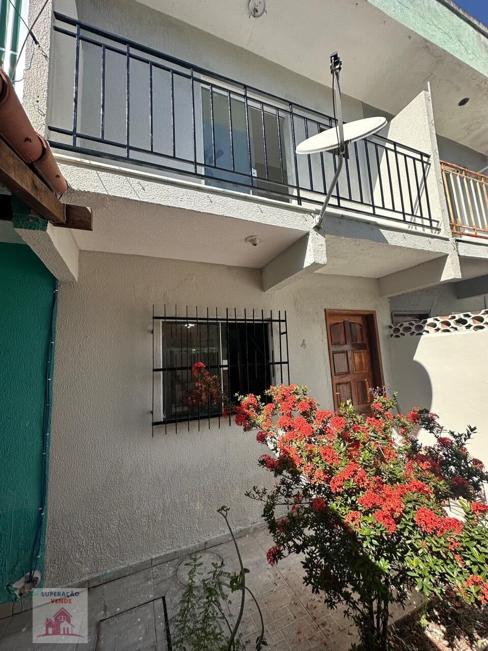 Casa em Condomínio pequeno em Trindade - SG.