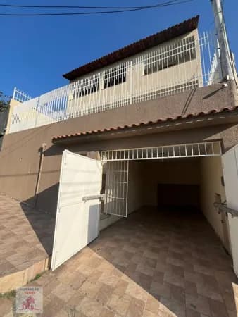 Linda Casa no Rocha - SG. Grande e ampla.