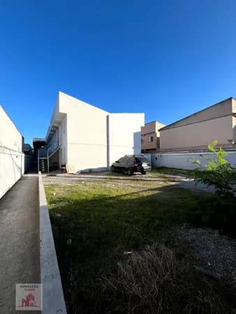 Casa em Condomínio no Laranjal - SG