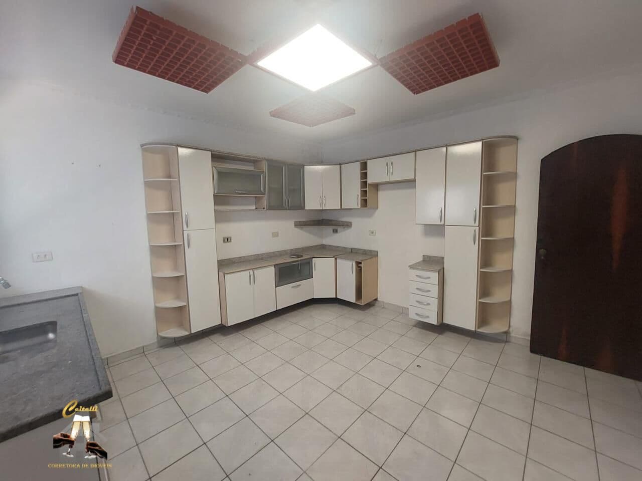 Casa/sobrado com 4 dormitórios, 2 vagas Vila Bocaina - Estuda Permuta