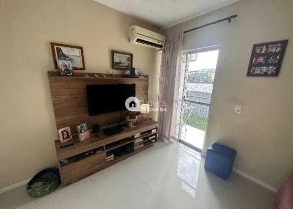 Apartamento no bairro Restinga, em Porto Alegre-RS