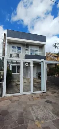 Ótimo Sobrado no Residencial Lagos de Nova Ipanema