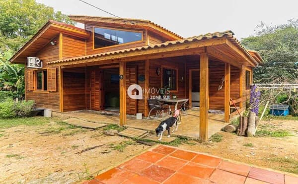 Terreno com Chalé no bairro Restinga