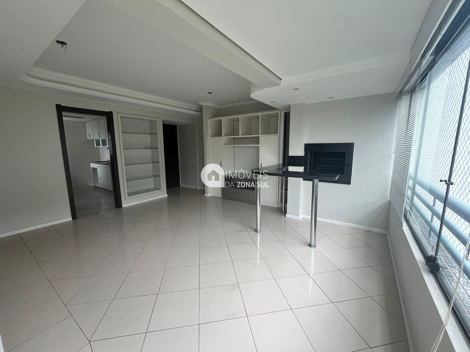Amplo apartamento com vista para o Guaíba