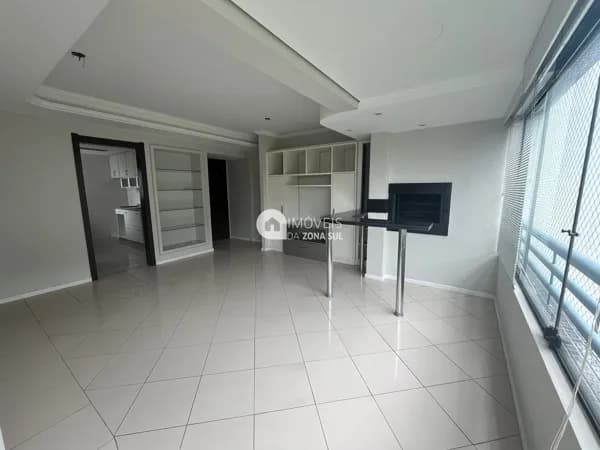 Amplo apartamento com vista para o Guaíba