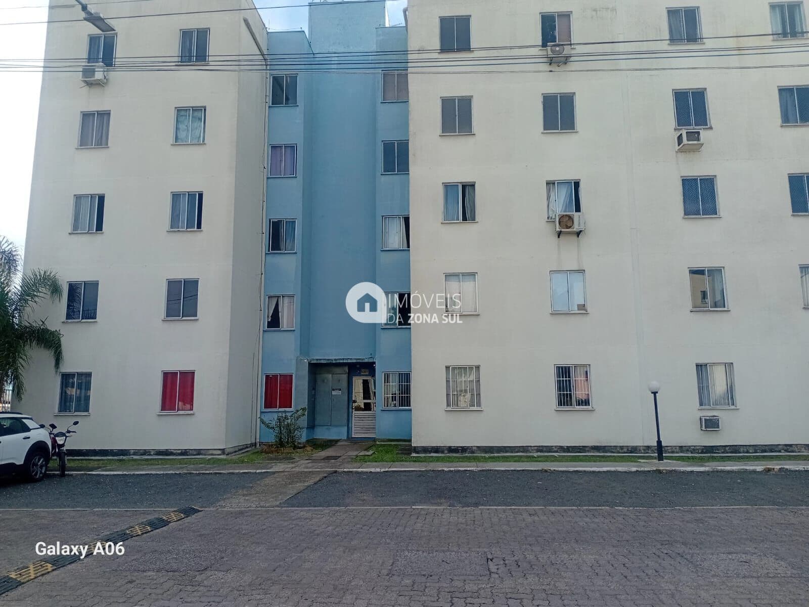 Apartamento 2 Dormitórios na Restinga Reformado